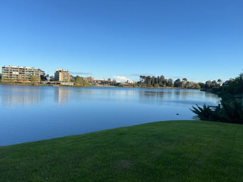 ALQUILER Exclusivo con Vista Al Lago/Amoblado/180m2/3 Dorm/3 Baños/2 Ggge