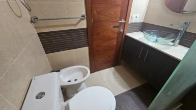 Apartamento en Venta en Malvin con Balcón/ A pasos de la Rambla