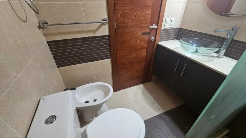 Apartamento en Venta en Malvin con Balcón/ A pasos de la Rambla