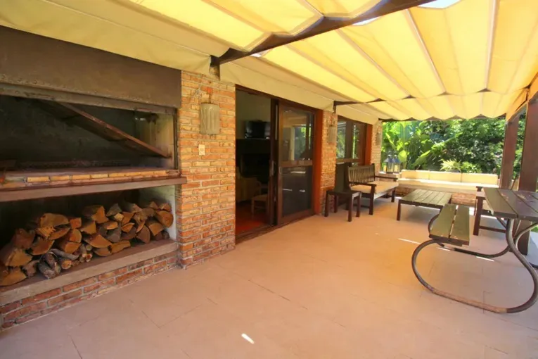 VENTA Exclusiva Residencia,1087m2/3 Suites/Barbacoa/Piscina/Carrasco Sur