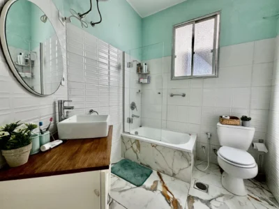 VENTA Gran Apto Renovado/2 Dorm/Balcon/a pasos de Bvr España, Cordon