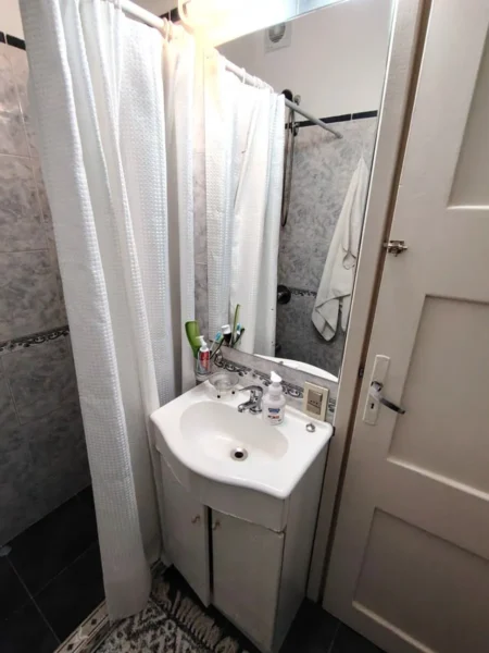 VENTA Planta Baja/44m2/ 2 Dorm/patio/a pasos de Bvr Artigas