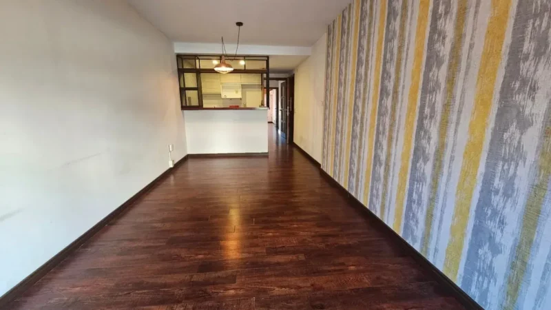 Apartamento en Venta en Malvin con Balcón/ A pasos de la Rambla