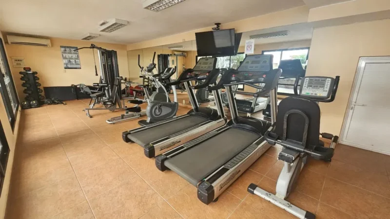 Apartamento en Venta en Malvin con Balcón/ A pasos de la Rambla