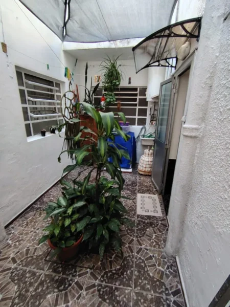 VENTA Planta Baja/44m2/ 2 Dorm/patio/a pasos de Bvr Artigas