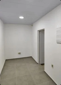 CasaSE ALQUILA Reciclada a Nuevo/2 Dorm/cochera/patio/Cercado con Rejas/ Prox. Carlos M. Ramírez.