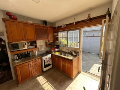 VENTA A pasos de Colegio British/235m2/2 Dorm/cochera/jardin/Carrasco Norte