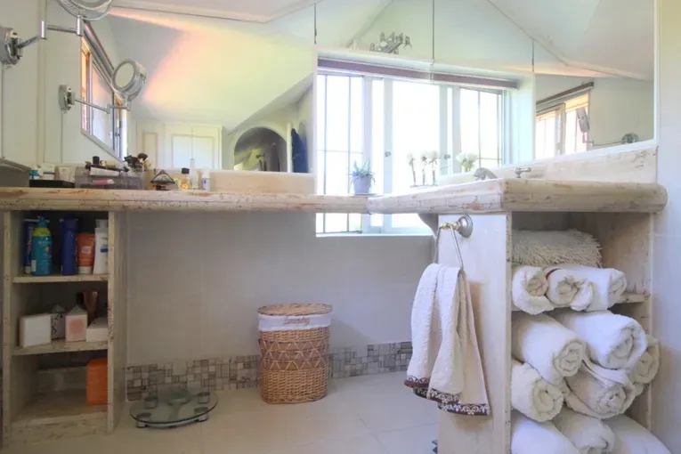 VENTA Exclusiva Residencia,1087m2/3 Suites/Barbacoa/Piscina/Carrasco Sur