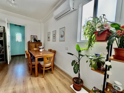 VENTA Gran Apto Renovado/2 Dorm/Balcon/a pasos de Bvr España, Cordon