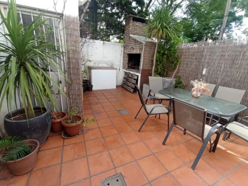 VENTA Casa a pasos de Av. Italia/4 dorm/2 baños/Jardin/Patio/Gge/Malvin Sur