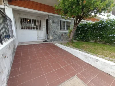 VENTA Casa a pasos de Av. Italia/4 dorm/2 baños/Jardin/Patio/Gge/Malvin Sur