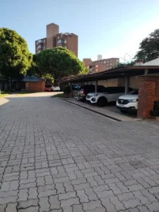 VENTA Piso 9 al Frente/Gge/2 Dorm/65m2/Balcon/Buceo