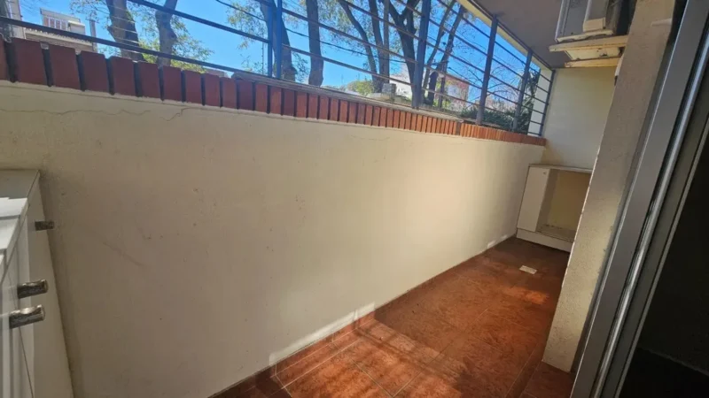 Apartamento en Venta en Malvin con Balcón/ A pasos de la Rambla