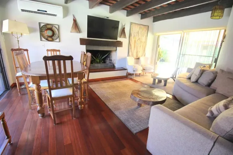 VENTA Exclusiva Residencia,1087m2/3 Suites/Barbacoa/Piscina/Carrasco Sur