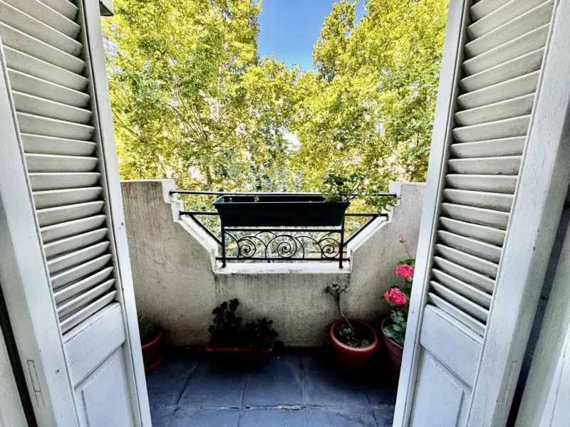 VENTA Gran Apto Renovado/2 Dorm/Balcon/a pasos de Bvr España, Cordon