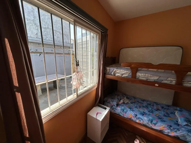 VENTA A pasos de Colegio British/235m2/2 Dorm/cochera/jardin/Carrasco Norte