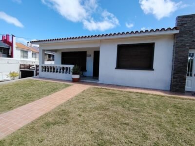 VENTA Casa a pasos de Av. Italia/Carrasco Norte