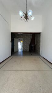 Se vende casa en Carrasco sobre Máximo Tajes, 362m2, 3 dormitorios, barbacoa, garage, a pasos de Colegio British