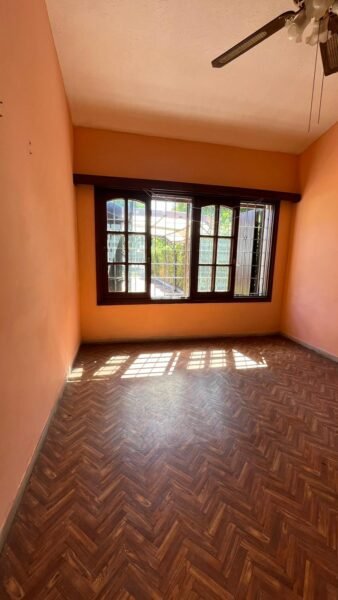 Se vende casa en Carrasco sobre Máximo Tajes, 362m2, 3 dormitorios, barbacoa, garage, a pasos de Colegio British