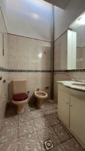 Se vende casa en Carrasco sobre Máximo Tajes, 362m2, 3 dormitorios, barbacoa, garage, a pasos de Colegio British