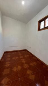 Se vende casa en Carrasco sobre Máximo Tajes, 362m2, 3 dormitorios, barbacoa, garage, a pasos de Colegio British
