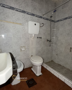 CASA EN VENTA EN BARRIO REDUCTO – AMPLITUD Y POTENCIAL