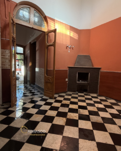 CASA EN VENTA EN BARRIO REDUCTO – AMPLITUD Y POTENCIAL