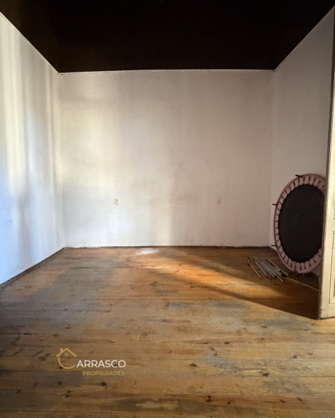 CASA EN VENTA EN BARRIO REDUCTO – AMPLITUD Y POTENCIAL