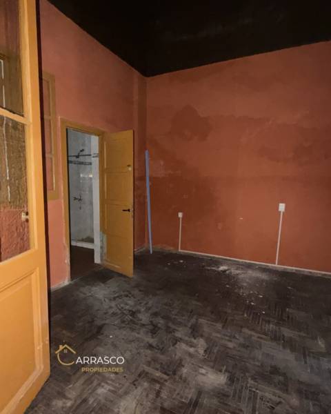 CASA EN VENTA EN BARRIO REDUCTO – AMPLITUD Y POTENCIAL