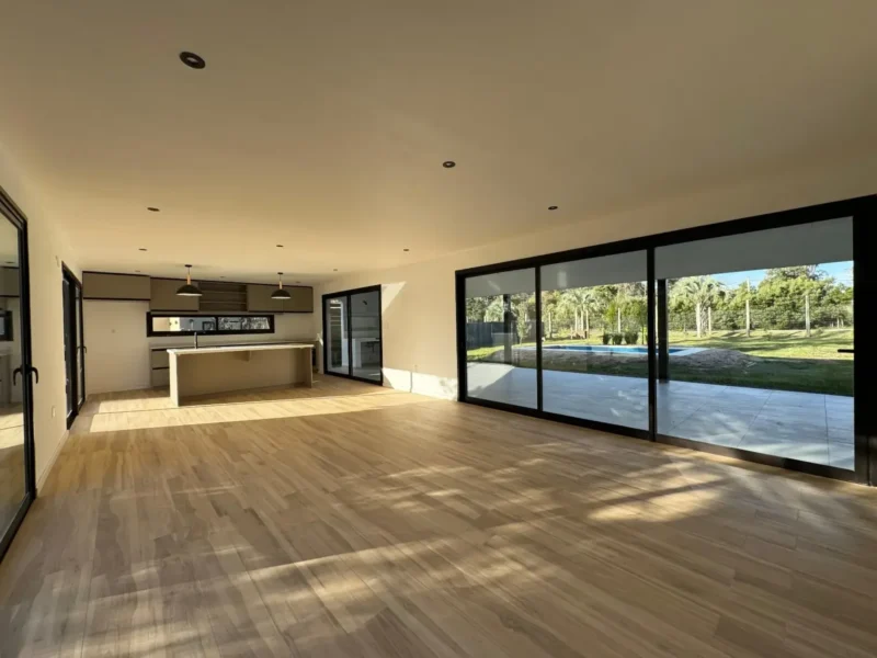 Gran Casa en Cumbres de Carrasco/1000m2/3 dorm/2 baños/Cocherax2/Piscina