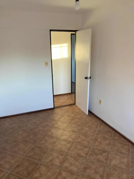 Apto en Venta, sobre Alejandro Gallinal en la zona de Malvin Norte.