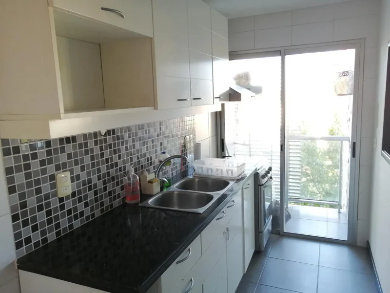 Frente/Piso 8/53m2/2 dorm/2 baños/2 garajes/Punta Carretas