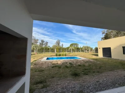 Gran Casa en Cumbres de Carrasco/1000m2/3 dorm/2 baños/Cocherax2/Piscina