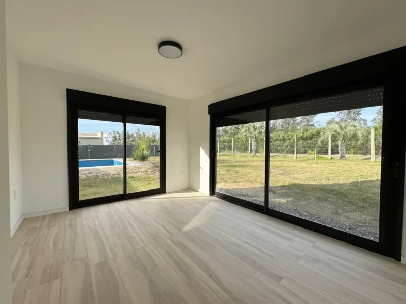 Gran Casa en Cumbres de Carrasco/1000m2/3 dorm/2 baños/Cocherax2/Piscina