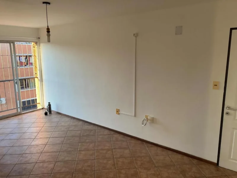 Apto en Venta, sobre Alejandro Gallinal en la zona de Malvin Norte.