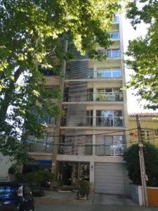 Frente/Piso 8/53m2/2 dorm/2 baños/2 garajes/Punta Carretas