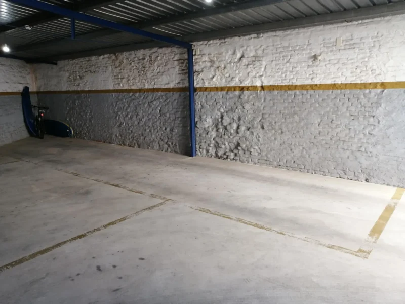 Frente/Piso 8/53m2/2 dorm/2 baños/2 garajes/Punta Carretas