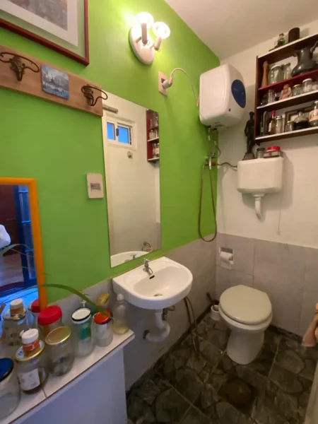 Venta Impecable Apartamento tipo Casa, 2 Dormitorios y 2 Patios en Centro