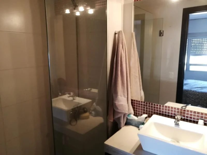 Frente/Piso 8/53m2/2 dorm/2 baños/2 garajes/Punta Carretas