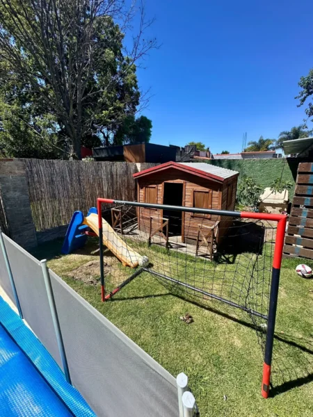 Gran Casa en Venta! 3 dorm/2 baños/2 cocheras/350m2/Piscina/deck/Parque Carrasco