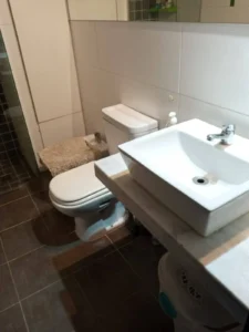 Frente/Piso 8/53m2/2 dorm/2 baños/2 garajes/Punta Carretas