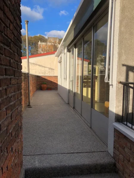 Alquiler de gran casa/310m2/4 dorm/3 baños/barbacoa/3 cocheras/Malvin