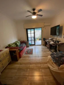 Venta Impecable Apartamento tipo Casa, 2 Dormitorios y 2 Patios en Centro