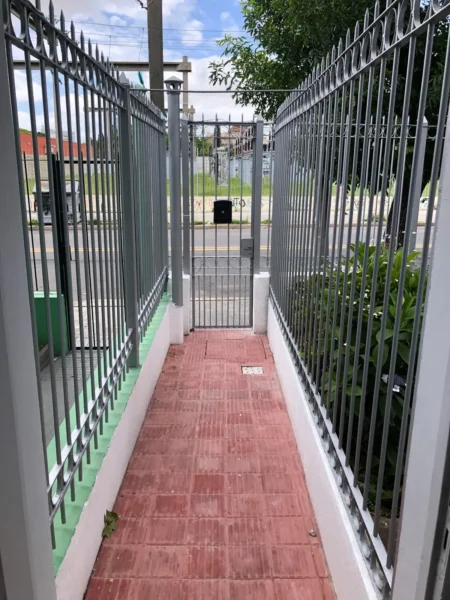 Comoda Casa En Alquiler/2 Dormitorios/Balcon/Buceo