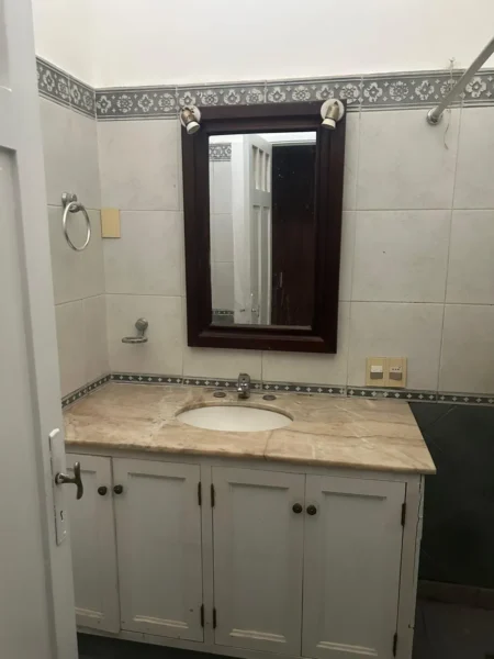 Casa en Alquiler FAMILIA O EMPRESA/Zona de Colegios/Fondo/Barbacoa/Apto Indepte.