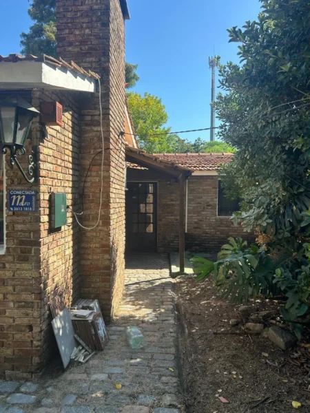 Casa en Alquiler FAMILIA O EMPRESA/Zona de Colegios/Fondo/Barbacoa/Apto Indepte.