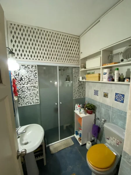 Venta Impecable Apartamento tipo Casa, 2 Dormitorios y 2 Patios en Centro