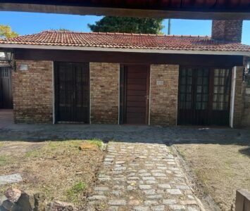 Casa en Alquiler FAMILIA O EMPRESA/Zona de Colegios/Fondo/Barbacoa/Apto Indepte.