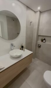 Venta de Divino Apto en Centro Sur, Totalmente Actualizado, Planta Baja, 2 Dormitorios, Patio