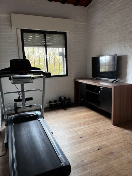 Venta/3dorm/2 baños/balcon/patio/Hipolito Yrigoyen,Malvin Norte